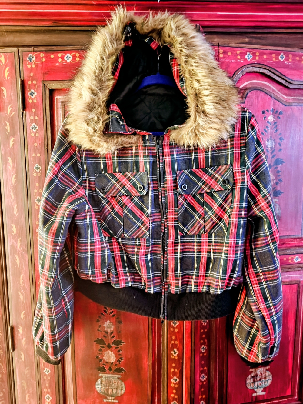 Plaid Fur-Trim Hooded Women's Cropped Jacket - Red & Black